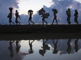 © UNHCR/Roger Arnold Rohingya refugees cross the border near a village in southern Bangladesh. (9 October 2017)